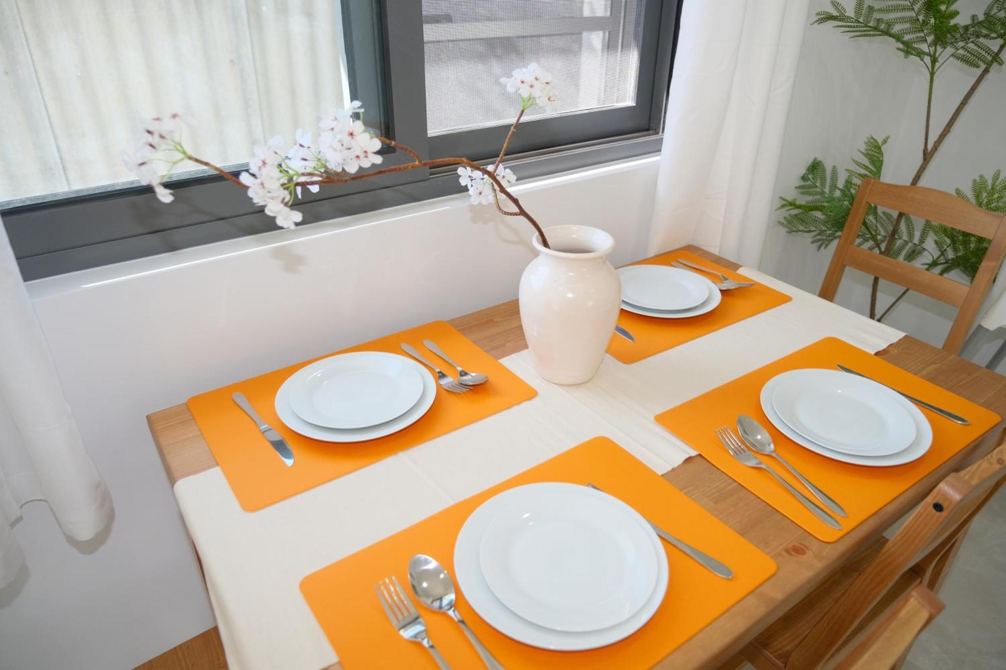 B2 Airport Adjacent Home - New Amenities & Fast Wi-Fi Perth