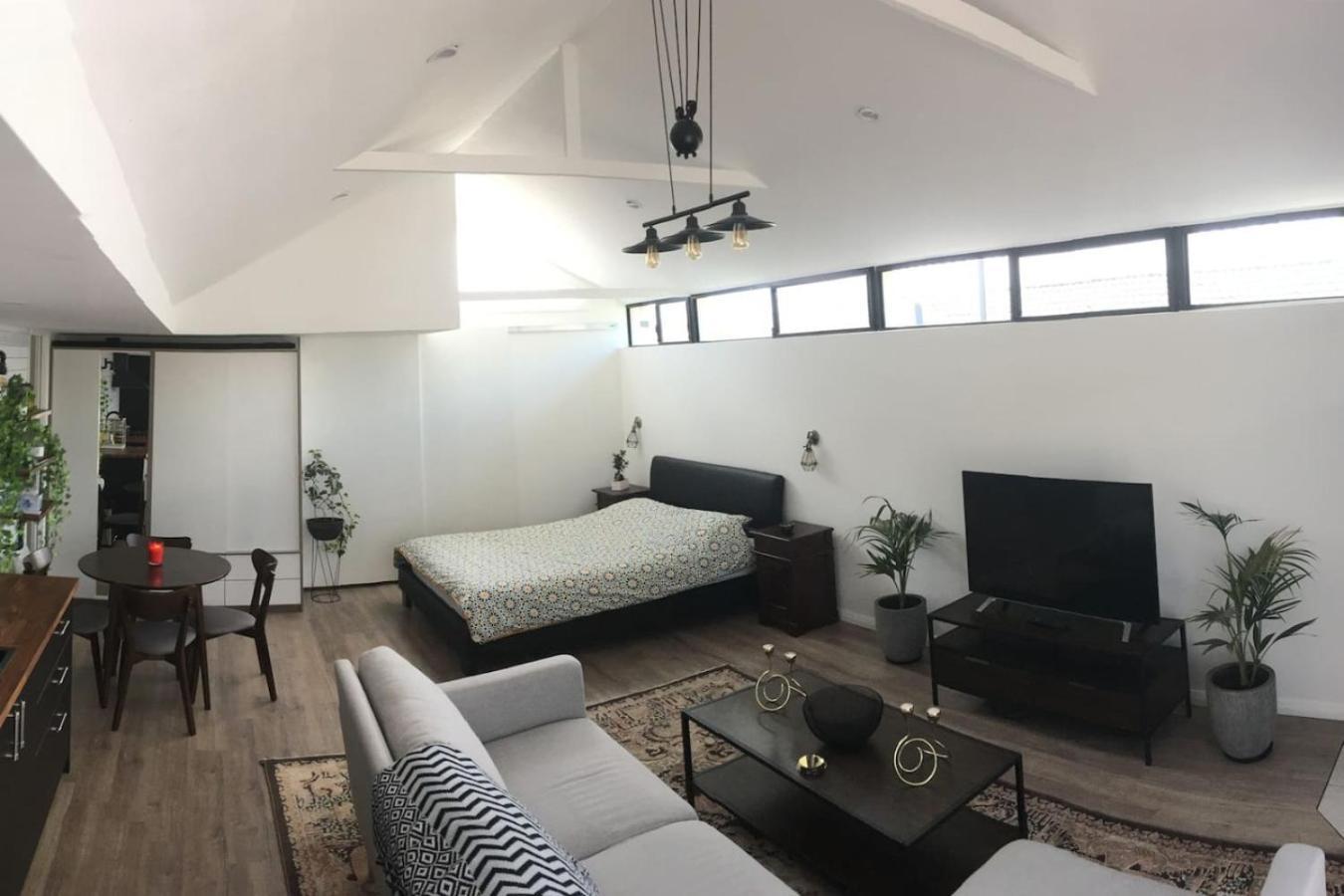 Apartment House *