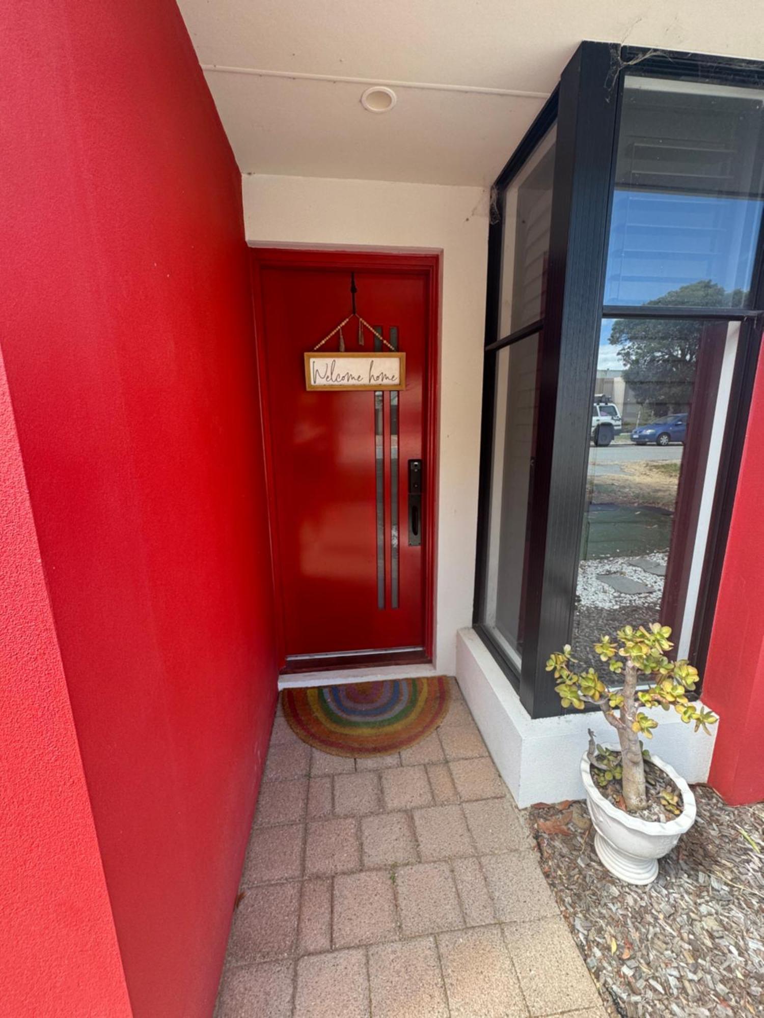 Decembre House - 24hrs Self Check-in In Belmont Homestay