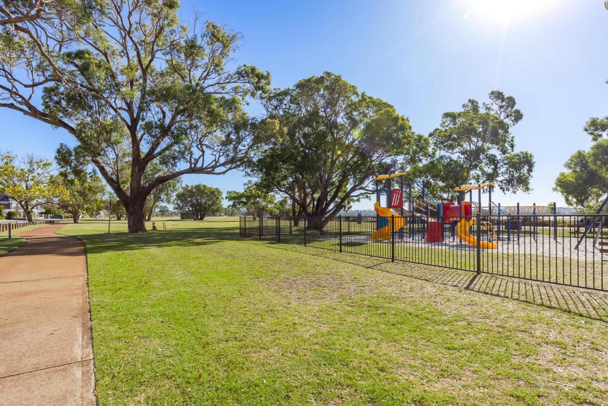 Applecross By Swan River Perth
