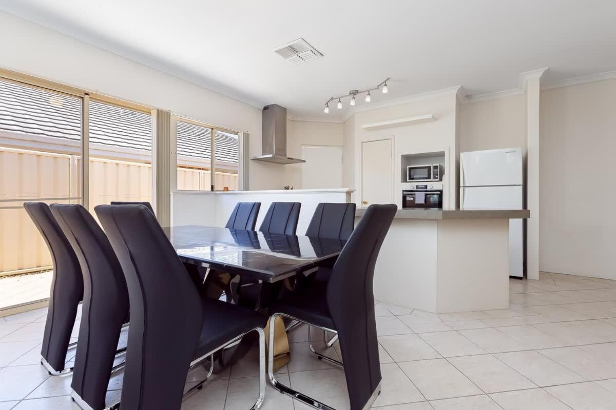 Holiday home East Vic Park Near Food Hub