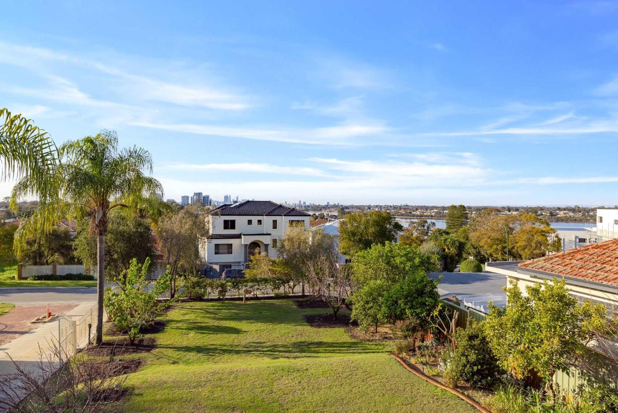 Beautiful House With A View! Holiday home Perth