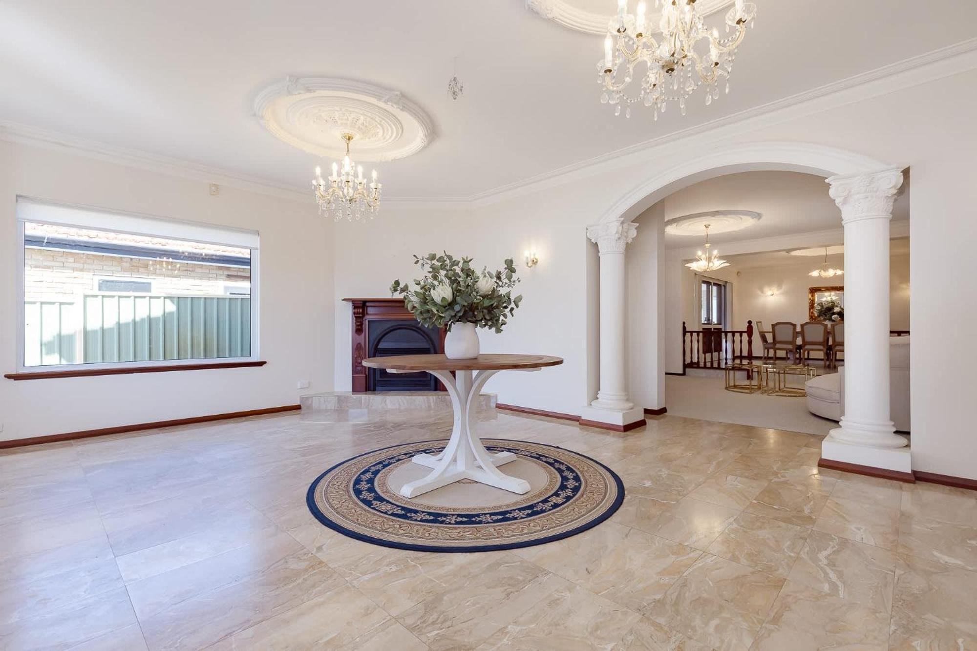 Beautiful House With A View! Perth