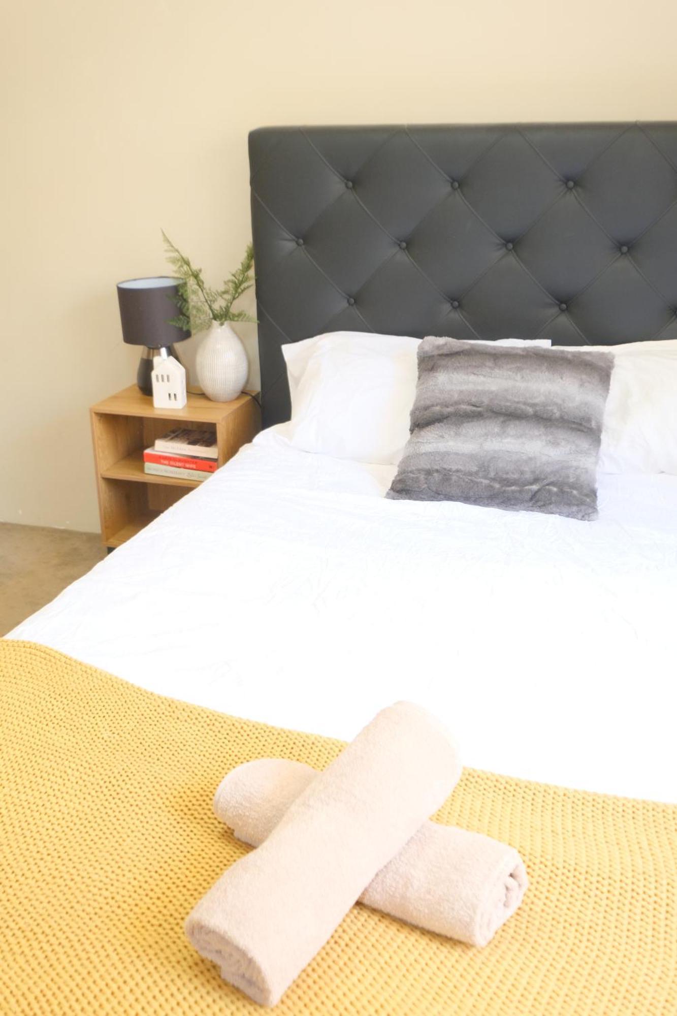 Holiday home Airport 5Br Retreat - Full Kitchen & Tranquil Perth