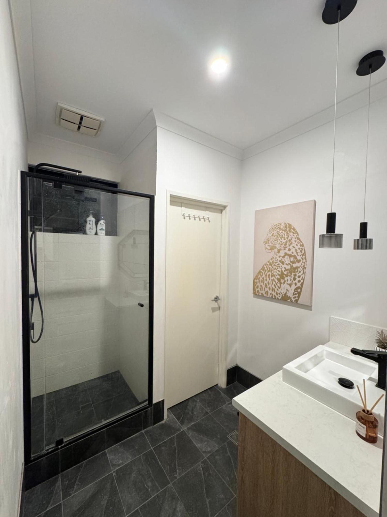 Homestay Decembre House - 24hrs Self Check-in In Belmont *