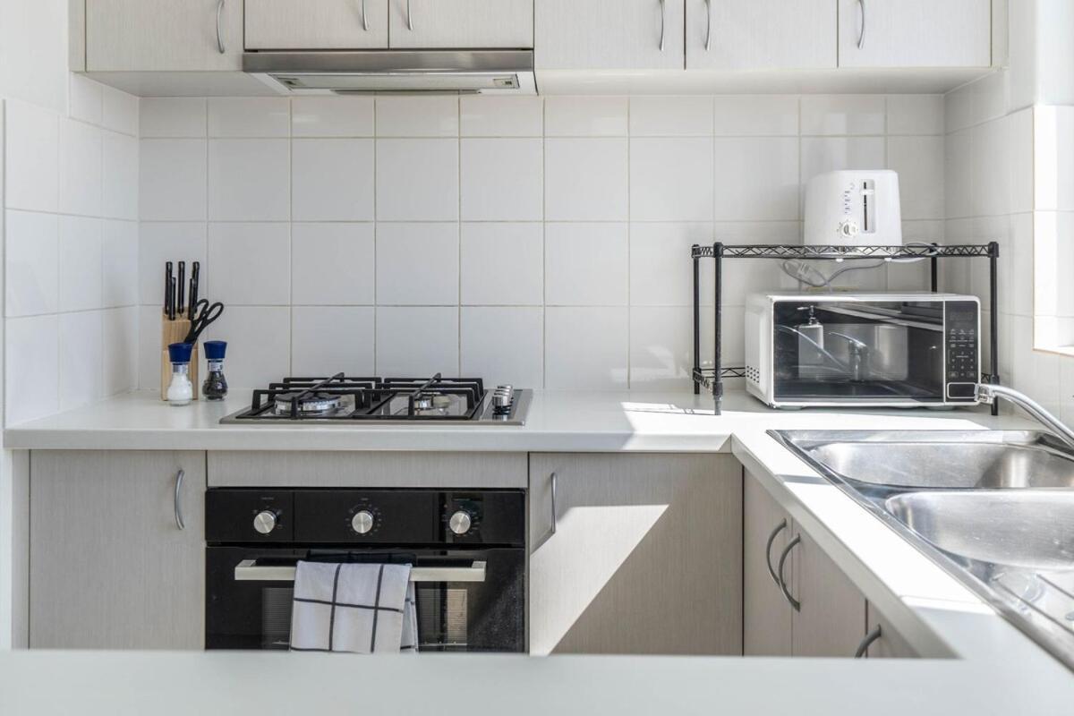 Spacious 4 Bedroom House In Southern River Rumah liburan *