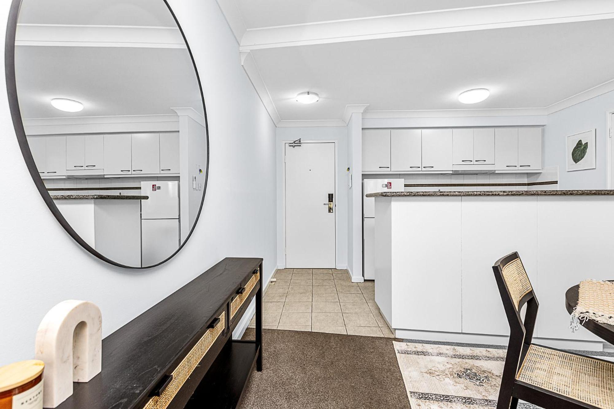 Apartment Luxe Modern Retreat Designer In Perth