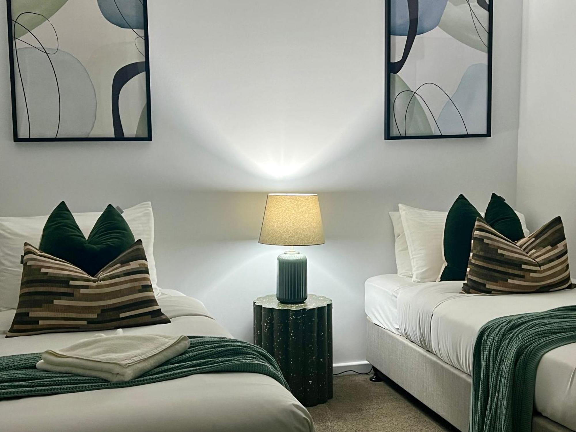 Apartment Luxe Modern Retreat Designer In Perth