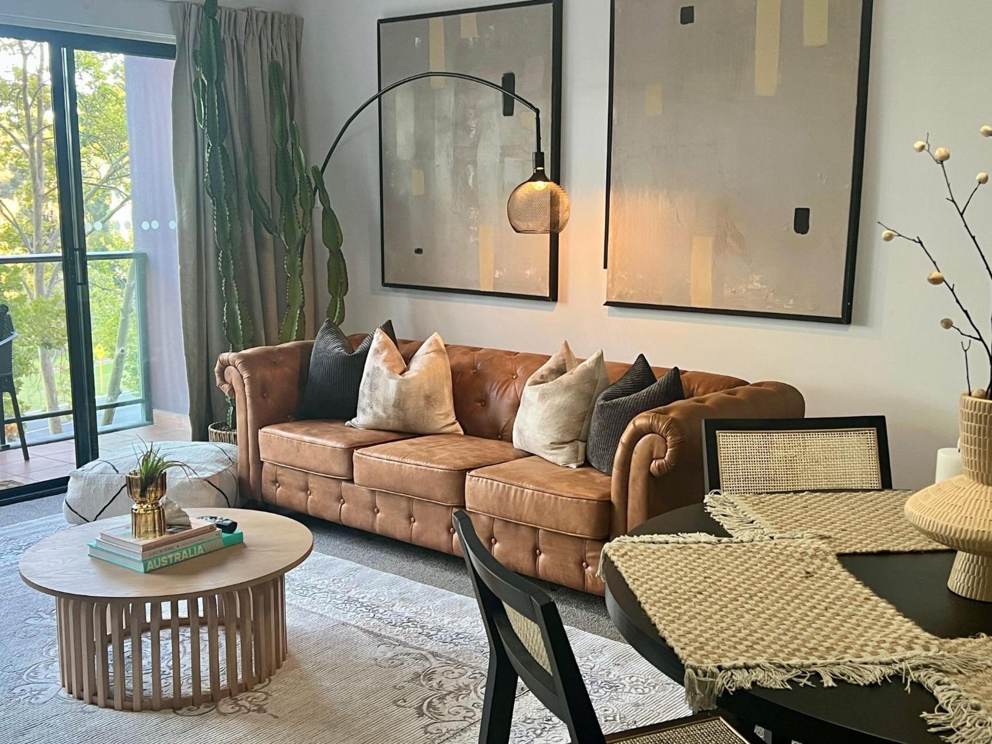 Luxe Modern Retreat Designer In Apartment