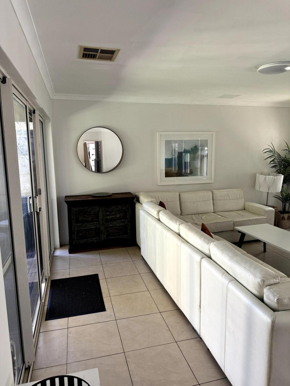 Seaside Two Storey Holiday home Perth