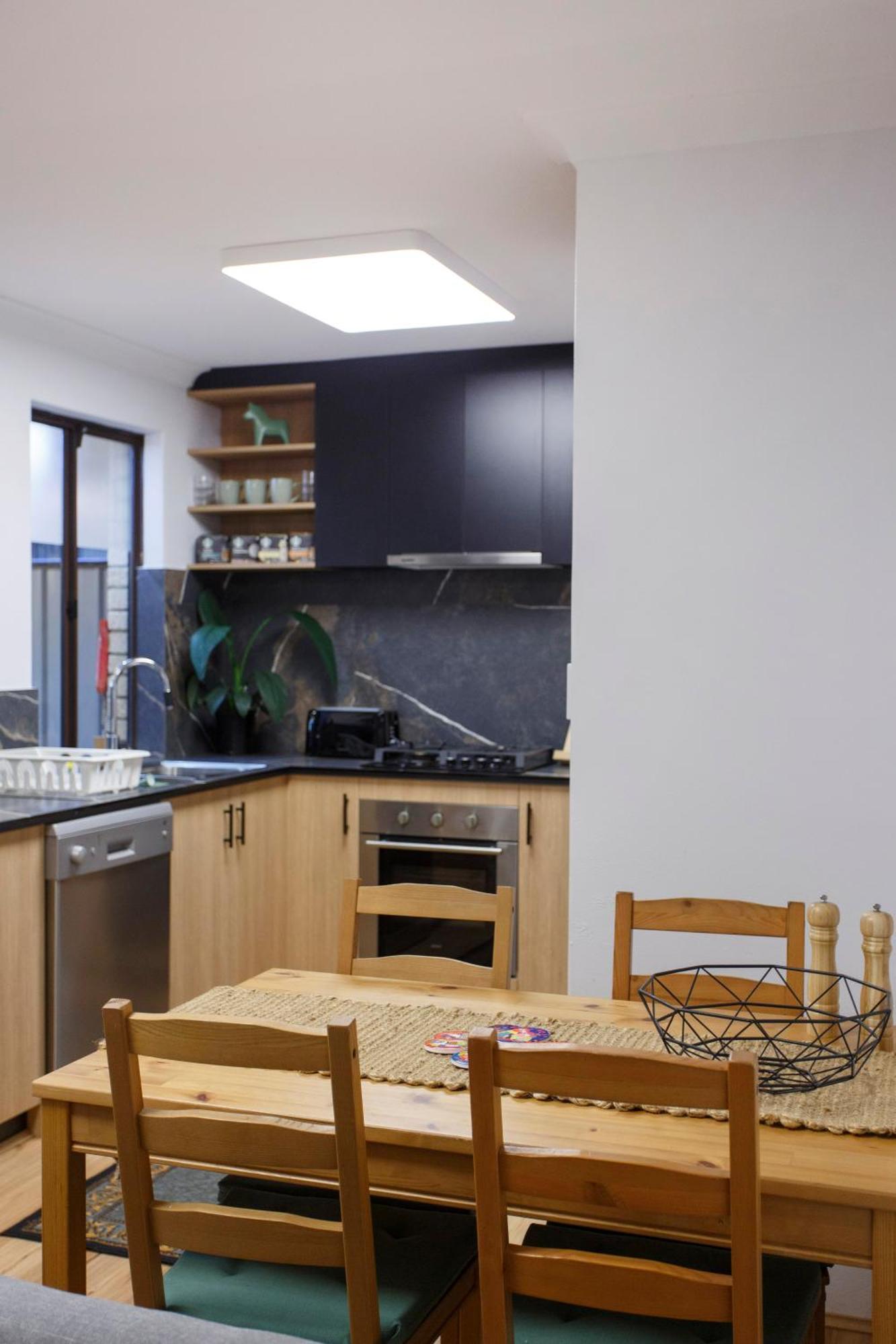 Vila Luxe 3br With Kitchen & Laundry Perth