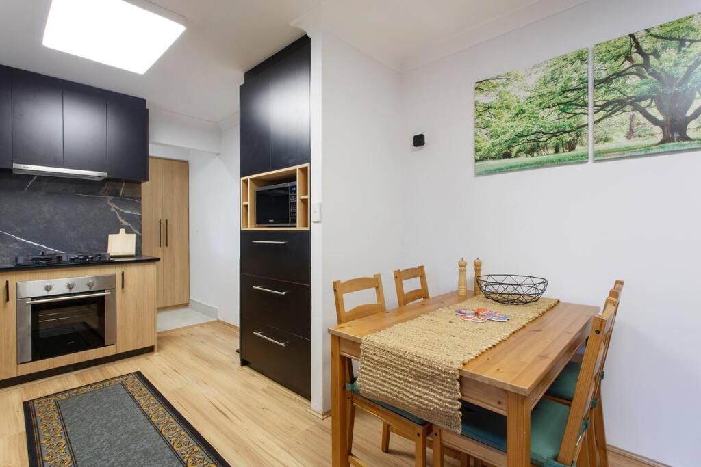 Vila Luxe 3br With Kitchen & Laundry Perth