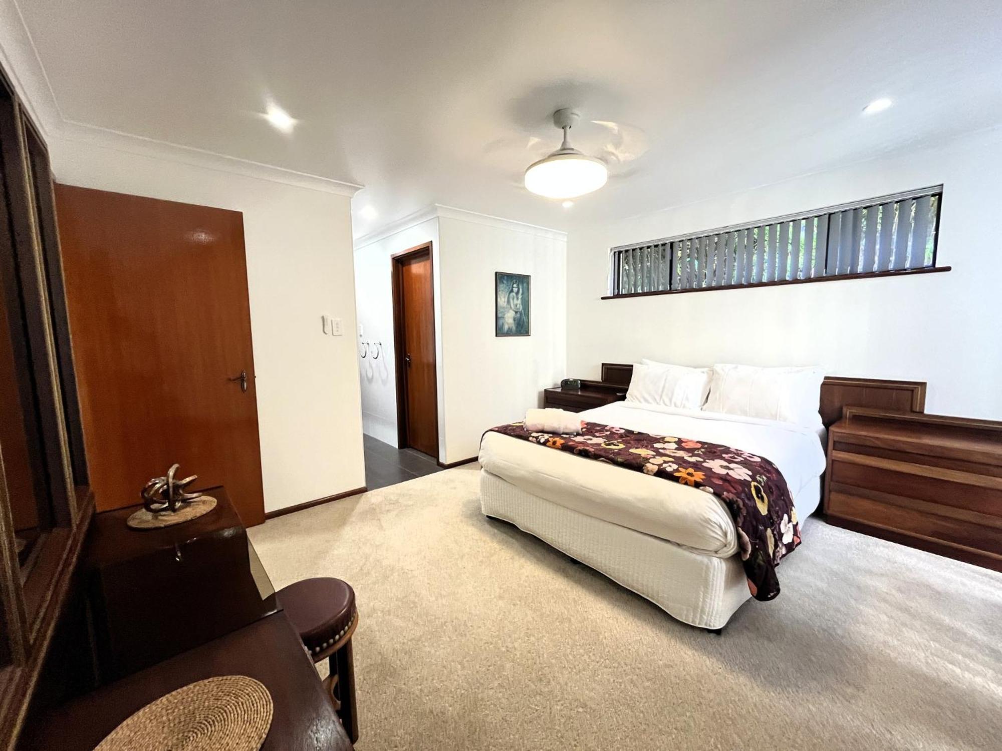 17 Rare Urban Style 4br Nedlands &pool Rumah liburan