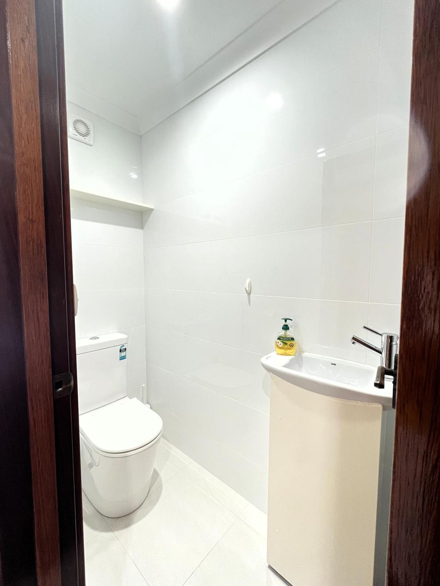 17 Rare Urban Style 4br Nedlands &pool