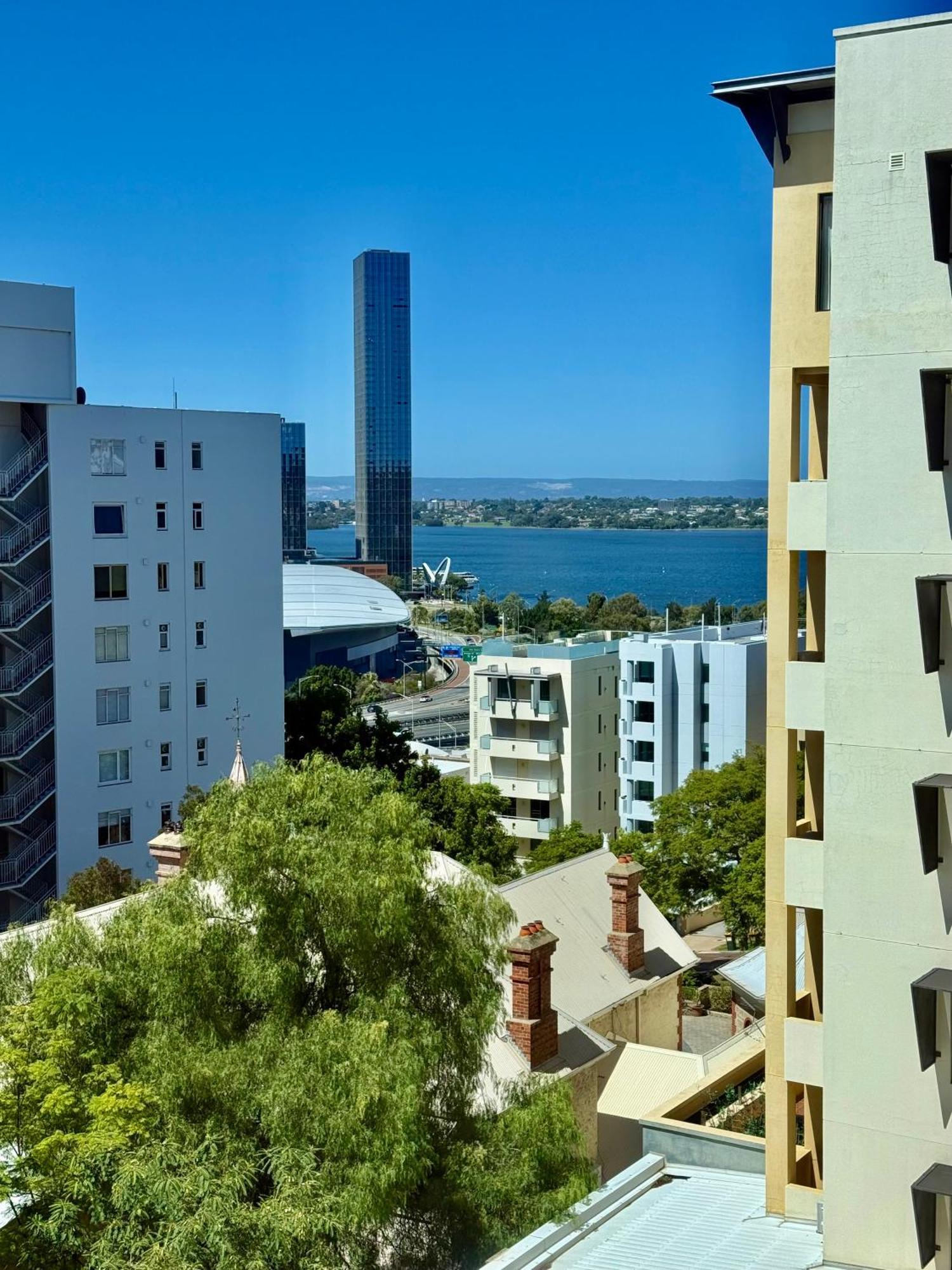 63 Spectacular Views 1br Kings Park