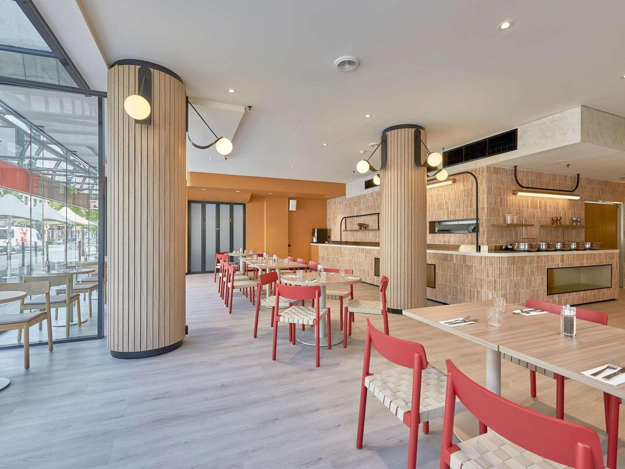 Ibis Hotel 4*