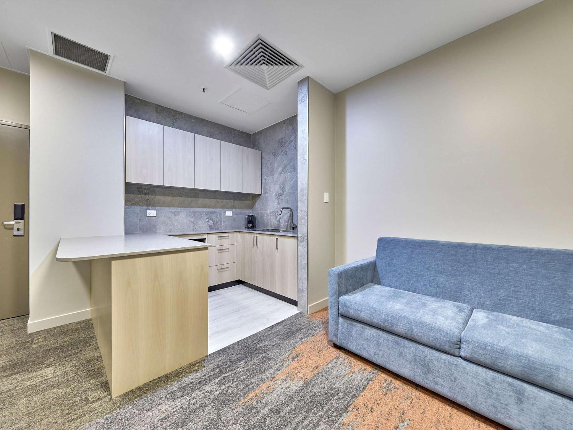 Ibis 4*