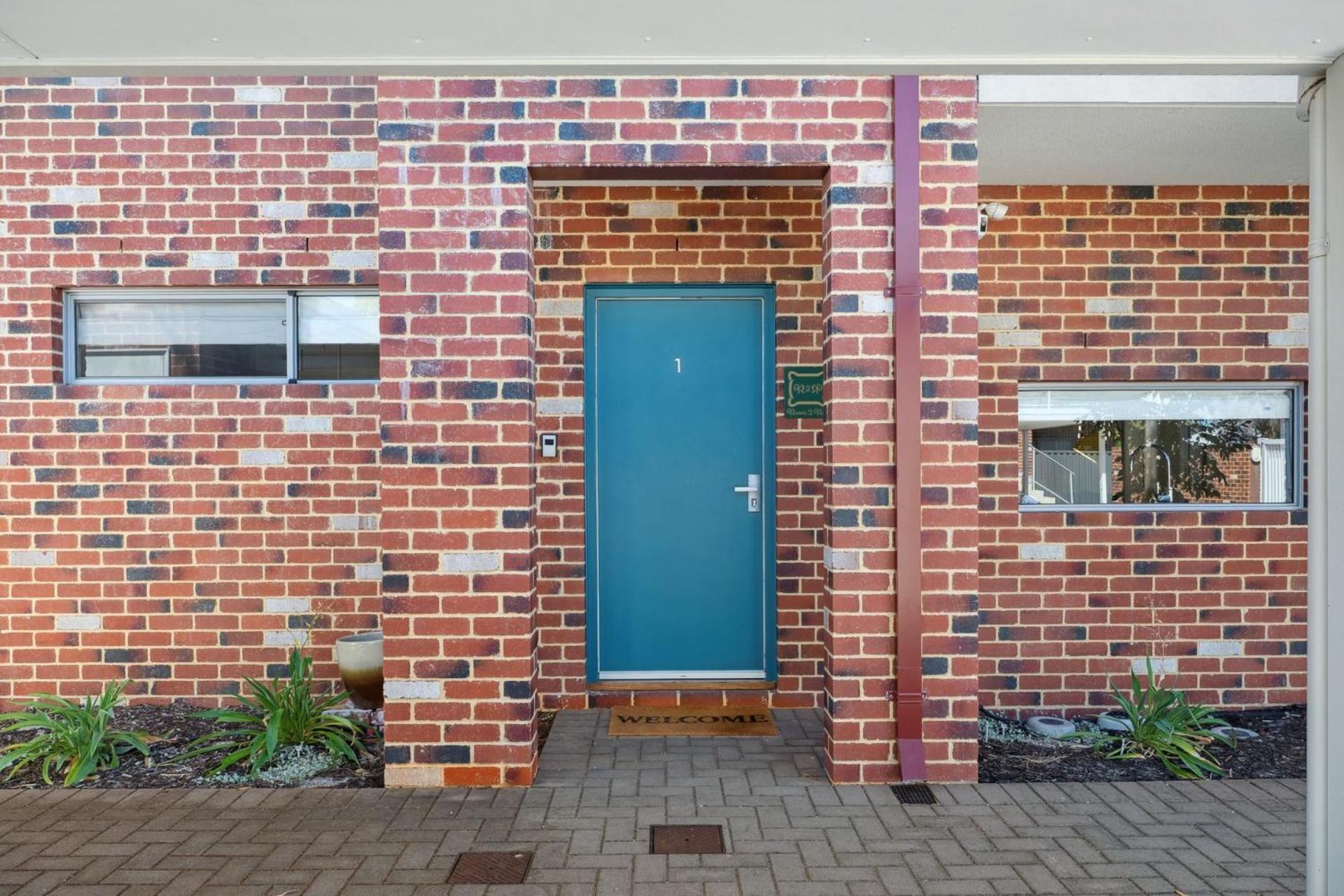 Happy Classic Mid-century Modern Escape *