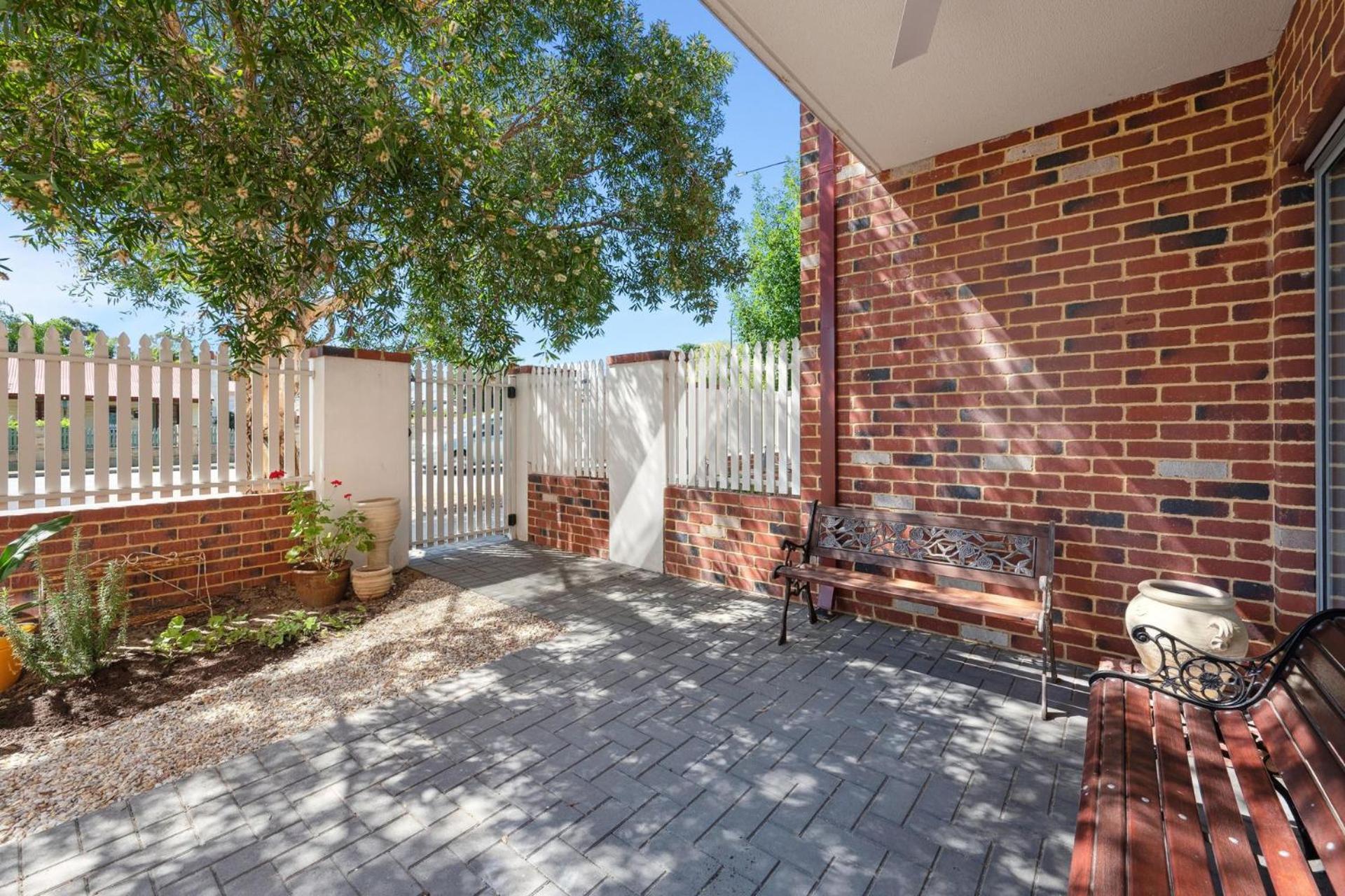 Happy Classic Mid-century Modern Escape Perth