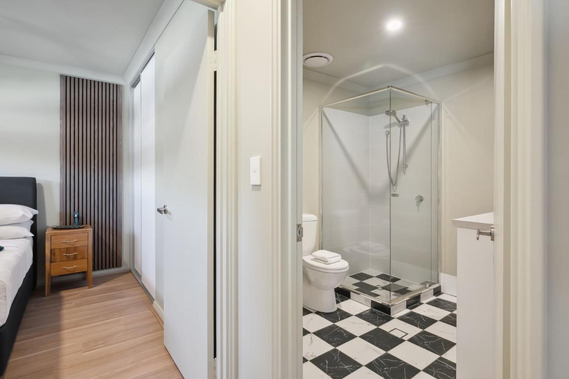 Apartment Happy Classic Mid-century Modern Escape