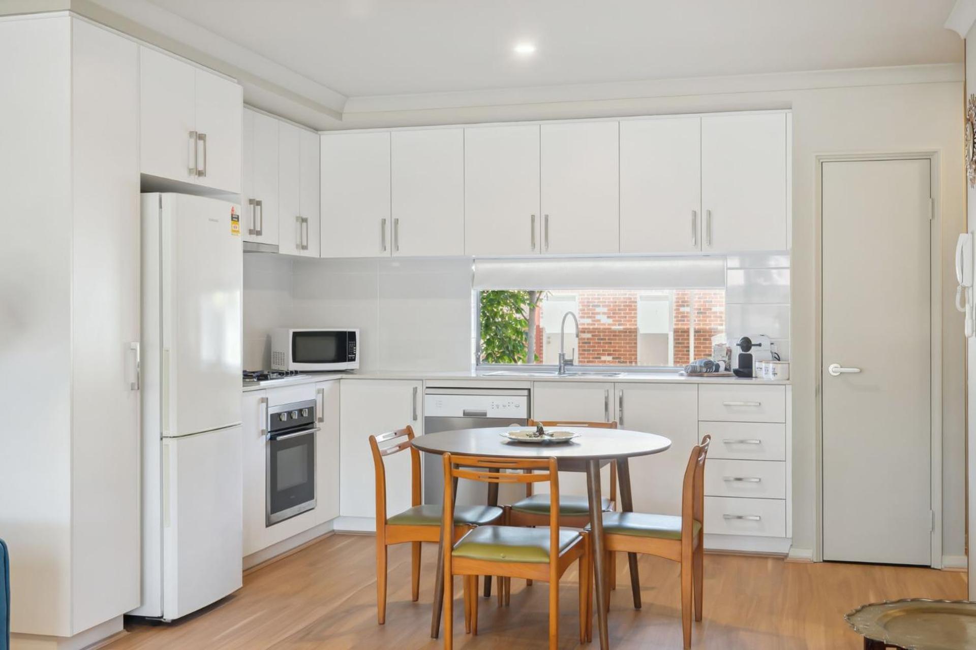 Happy Classic Mid-century Modern Escape * Perth