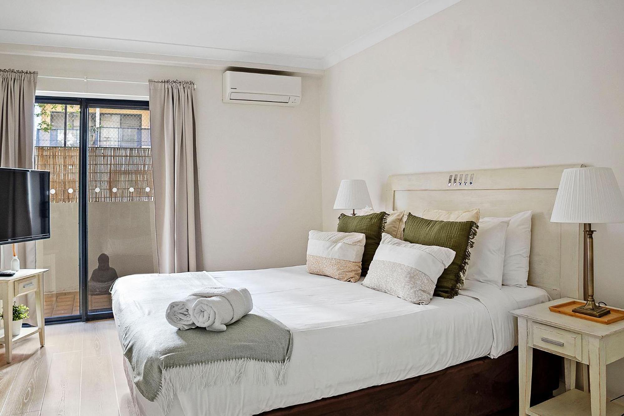 2 Paradise Pool Parking Huge 1br Cbd Apartemen Perth