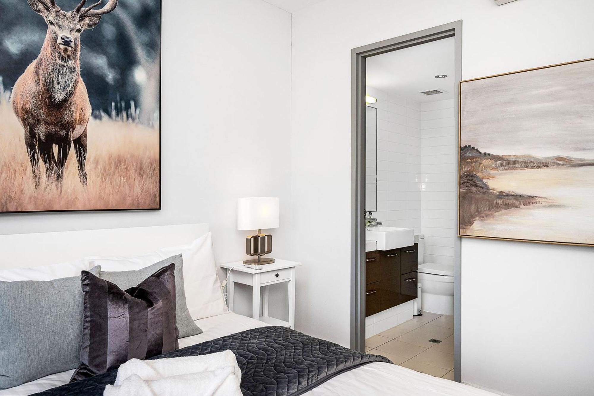 Apartment 2bdr On Beaufort Street Parking *