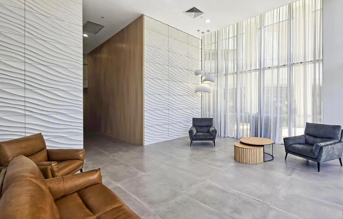 In The 1b1b Pool And View Apartment *