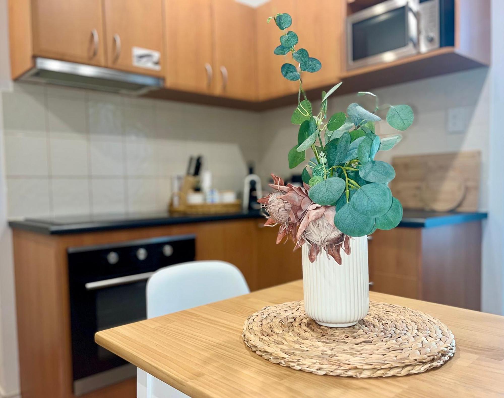 A Oasis - Full With Balcony Apartment Perth