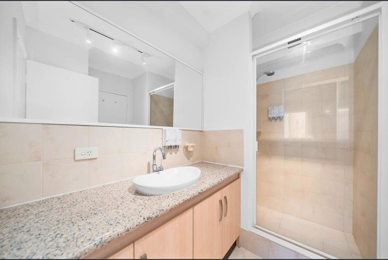 64 Sweeping Views Eastperth 2br Poolpkg Apartment Perth