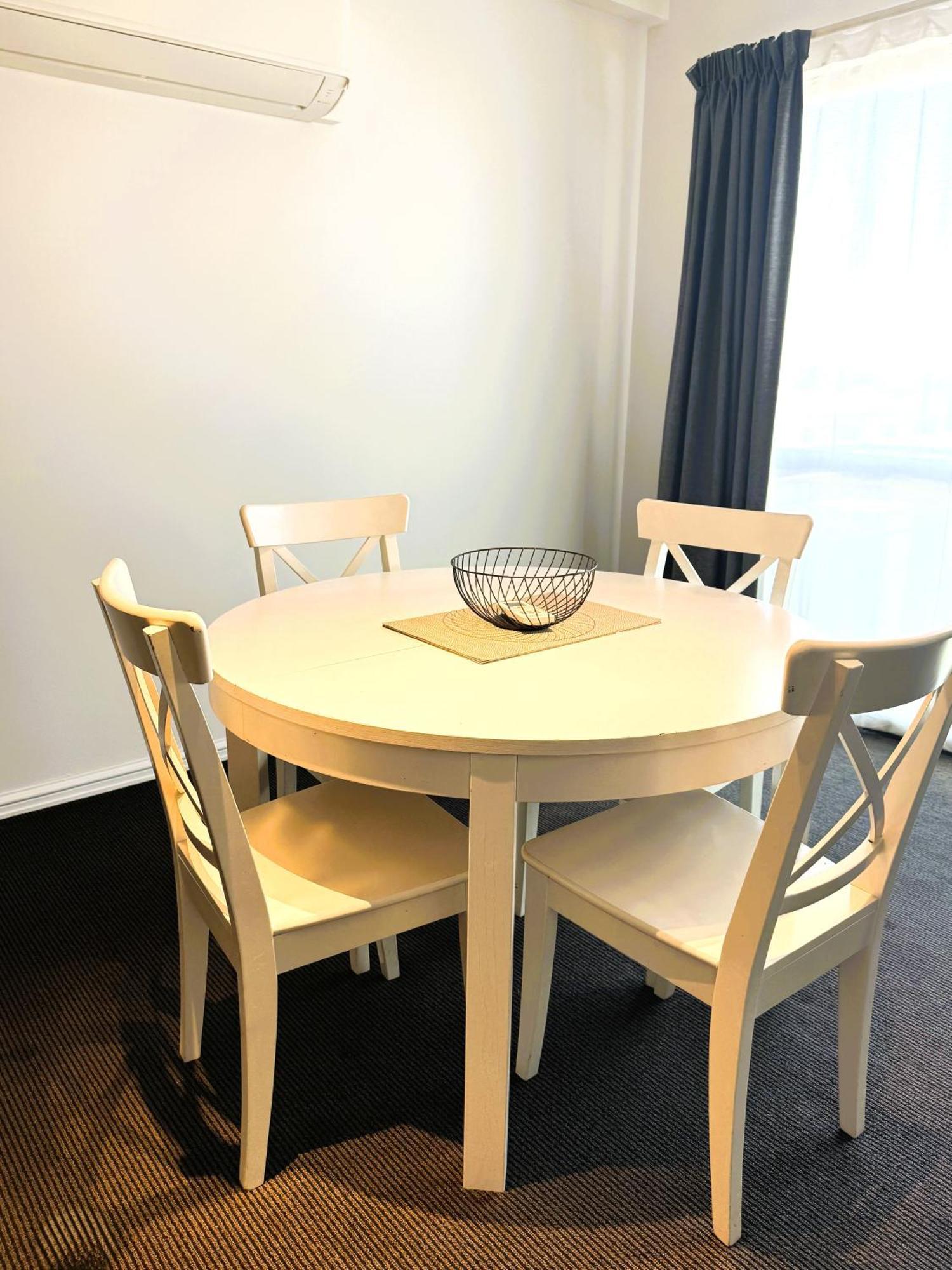 64 Sweeping Views Eastperth 2br Poolpkg Apartment Perth