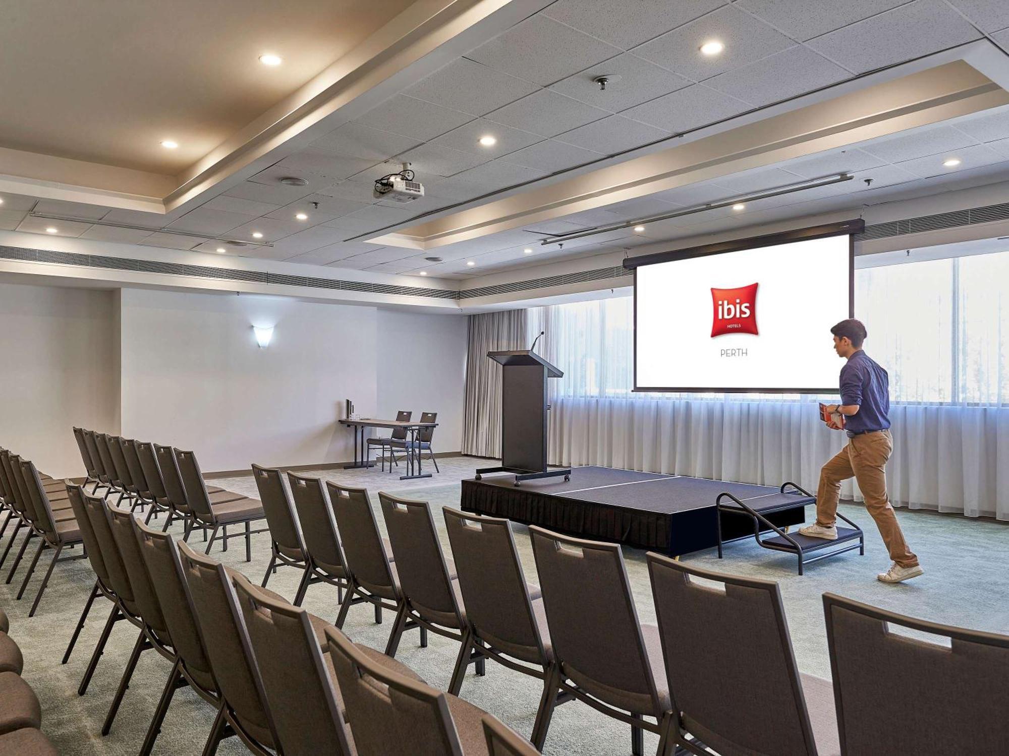 Ibis Perth