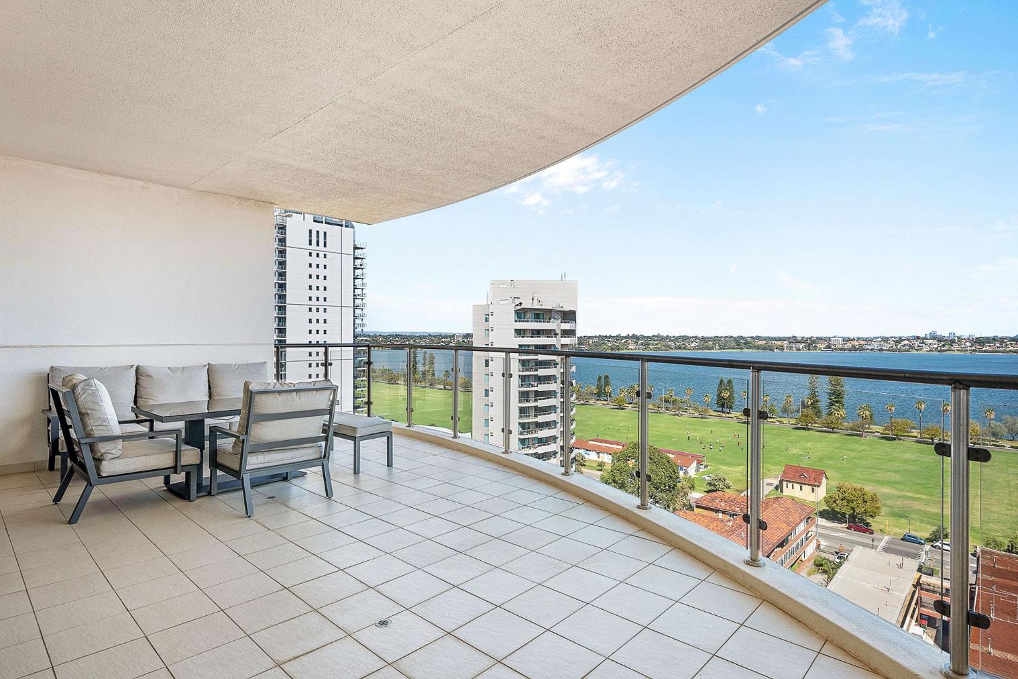 Executive Riverfront Retreat With Stunning Views