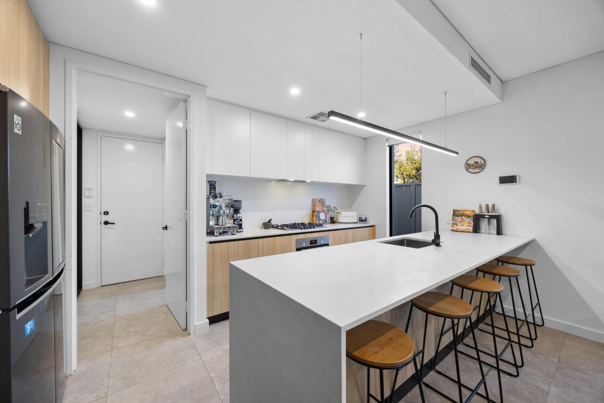 Stylish Mount Lawley Retreat Walk To Beaufort Street *