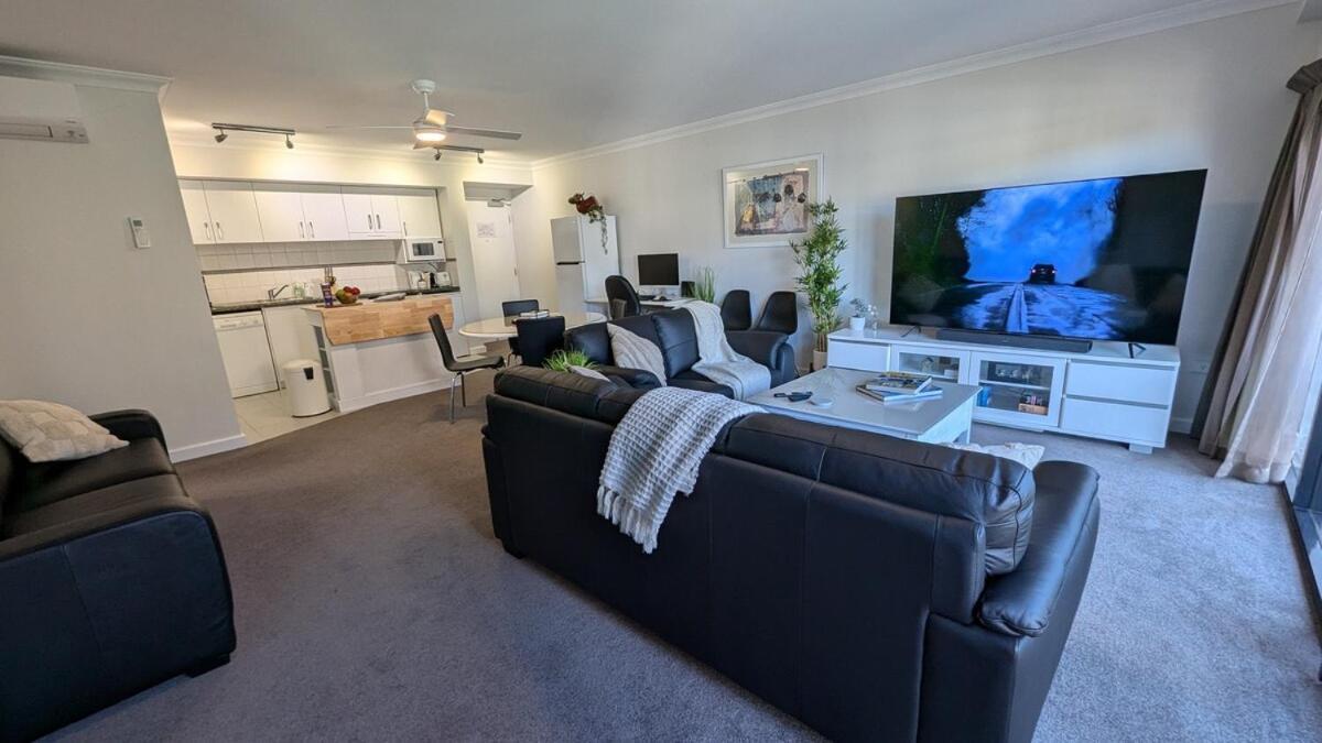 2xfree Parking - Pool - Gym Wi-fi Apartment