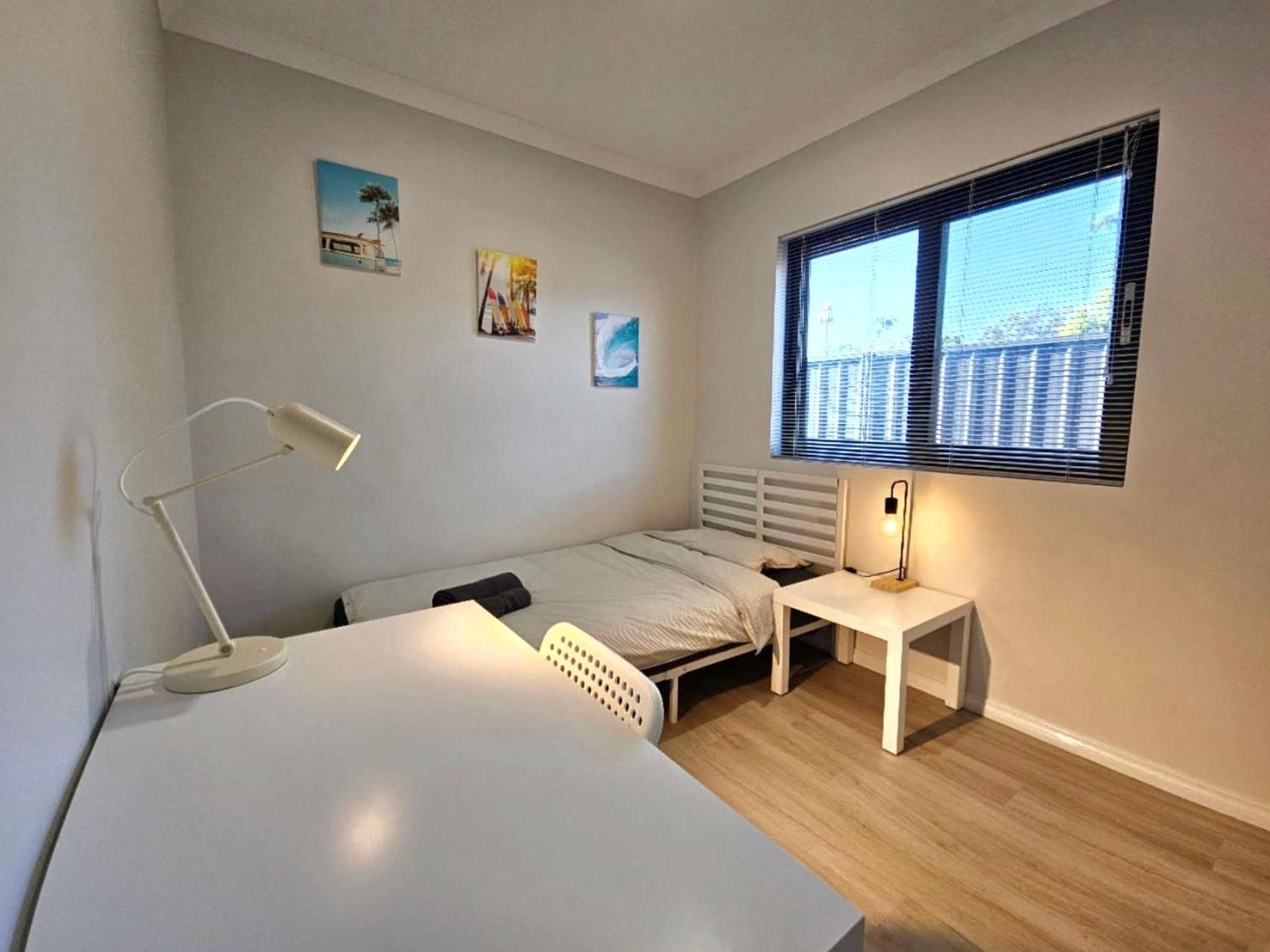 Private Bedroom Affordable Premium Modern Walk To Curtin University-shared Kitchen & Living Areas Perth