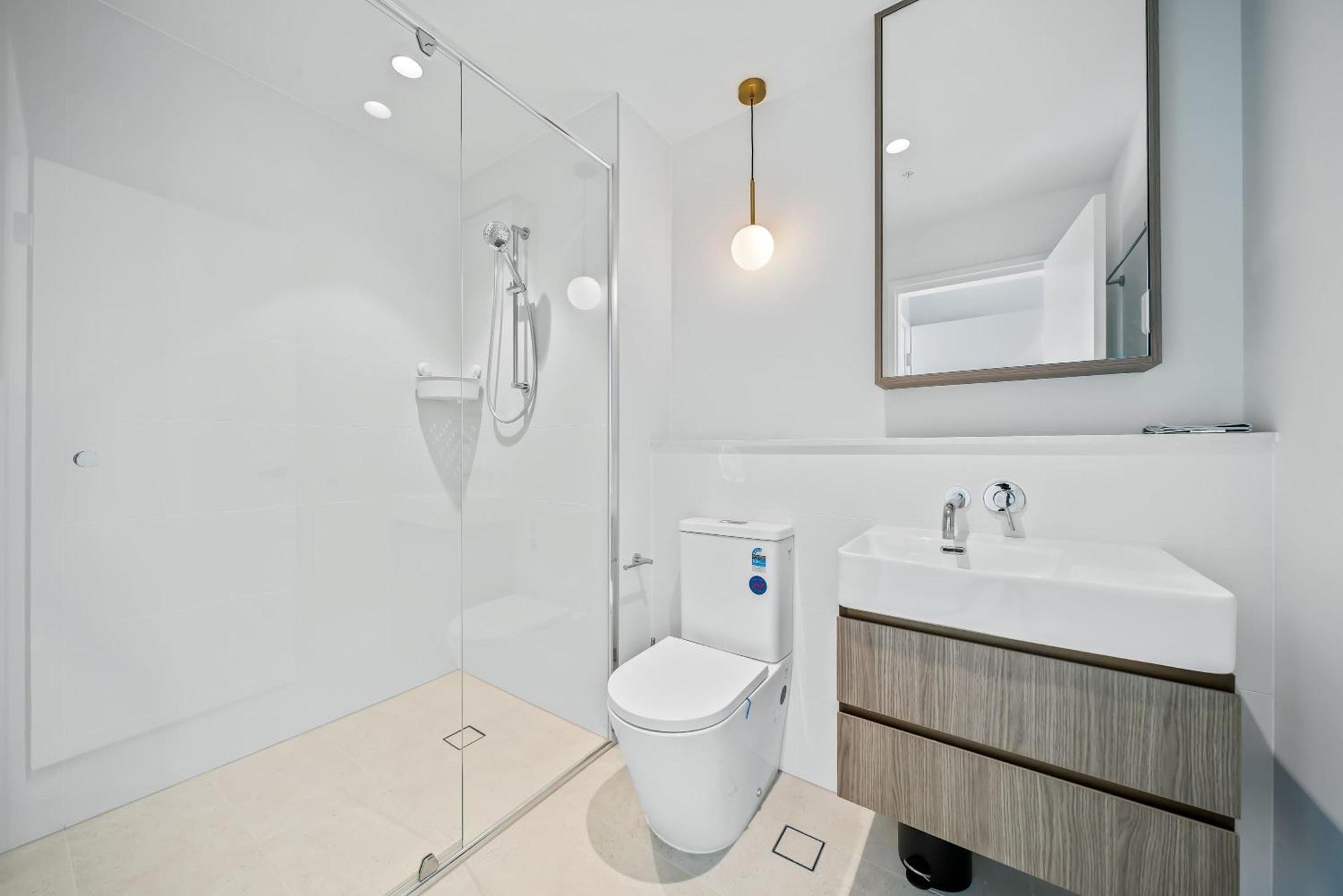 Apartment Bright & Spacious 2br In Prime Cbd Location