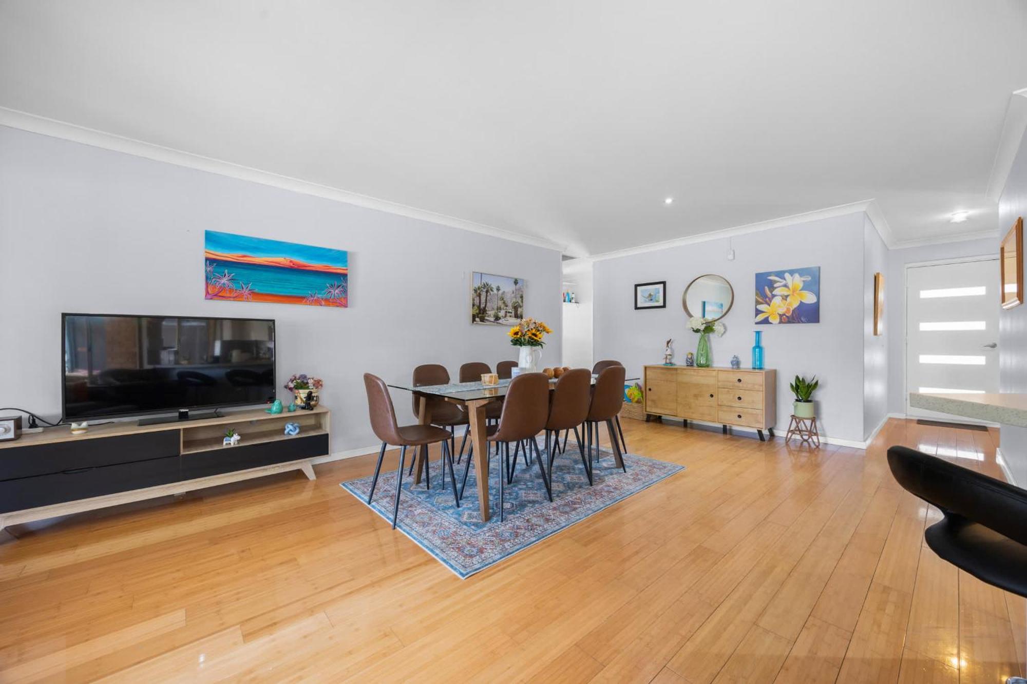 Bahay bakasyunan Relaxed Coastal Living With Poolside Bliss - Mullaloo Perth