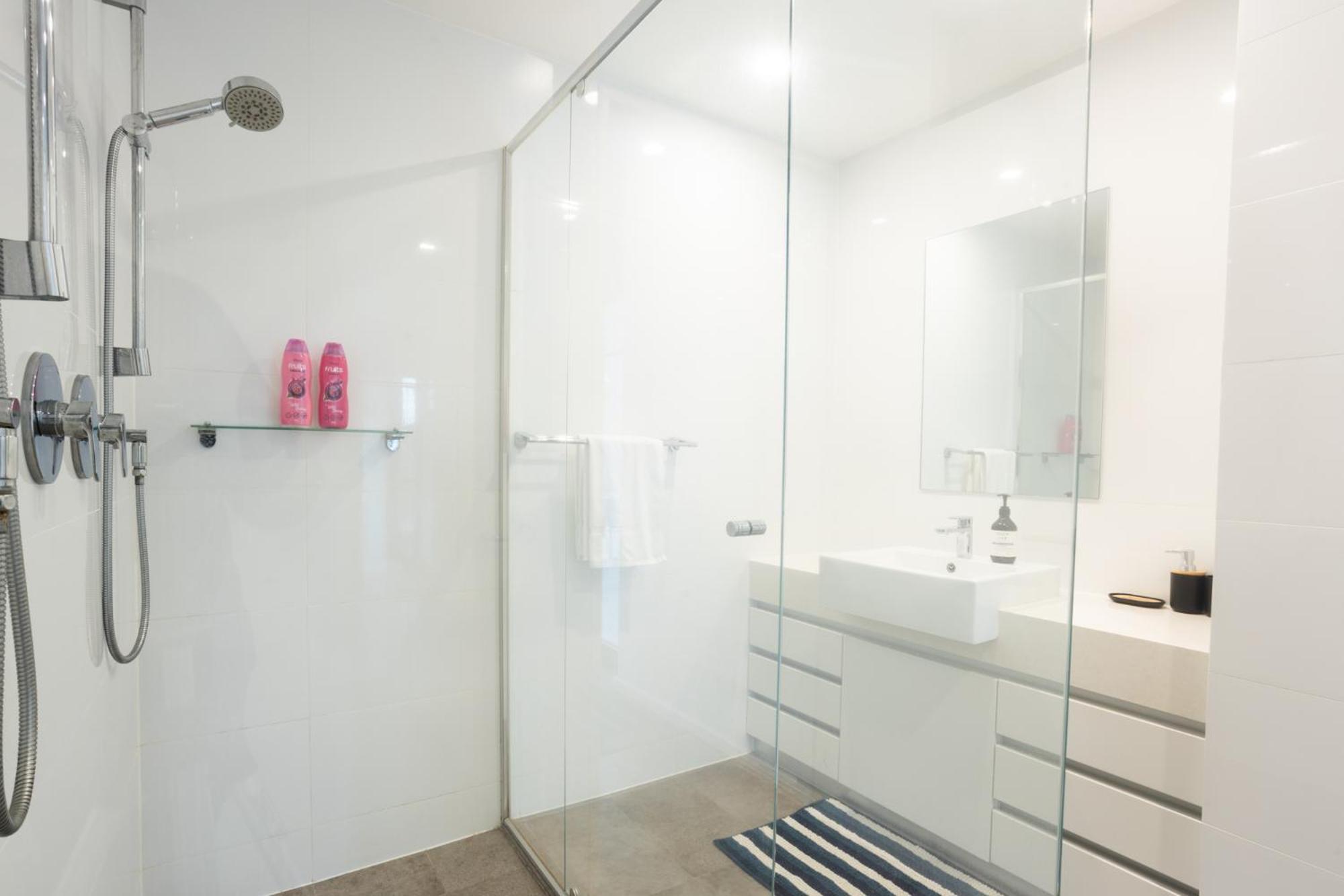 Stylish 2-br In The Heart Of South * Perth