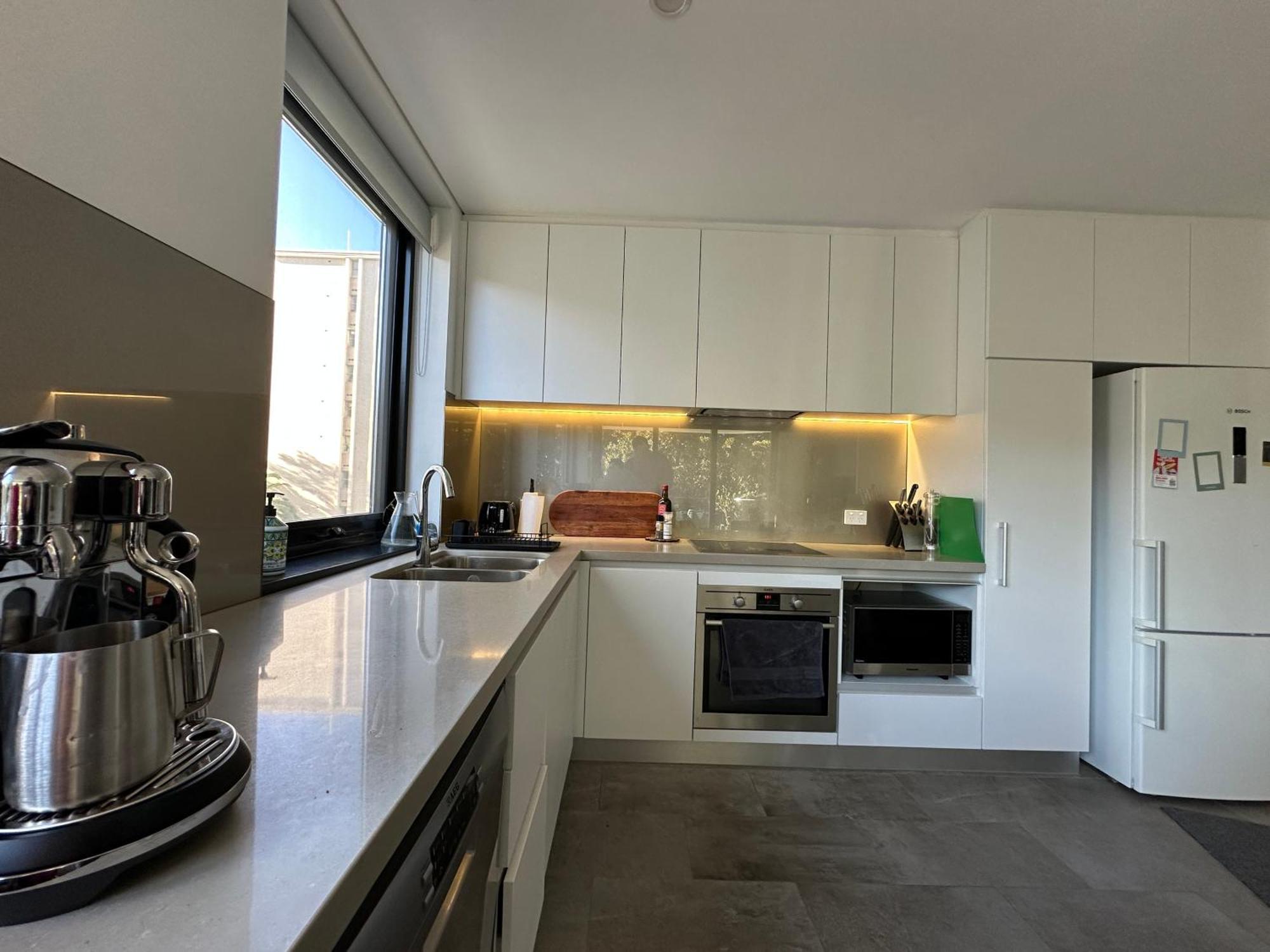 Stylish 2-br In The Heart Of South * Perth