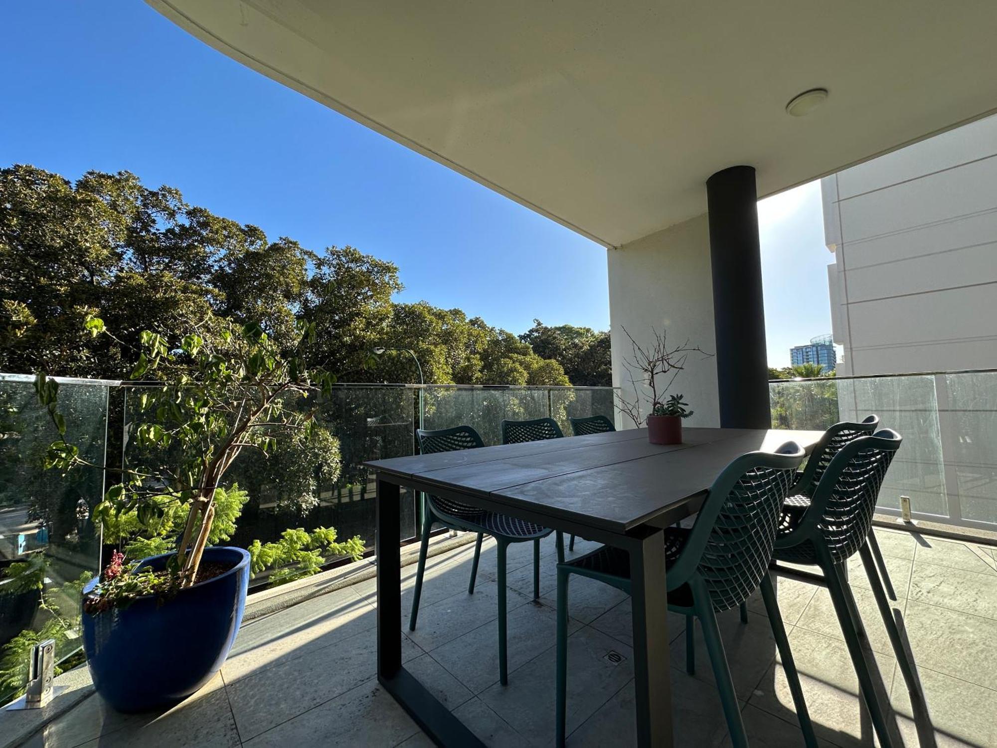Stylish 2-br In The Heart Of South * Perth