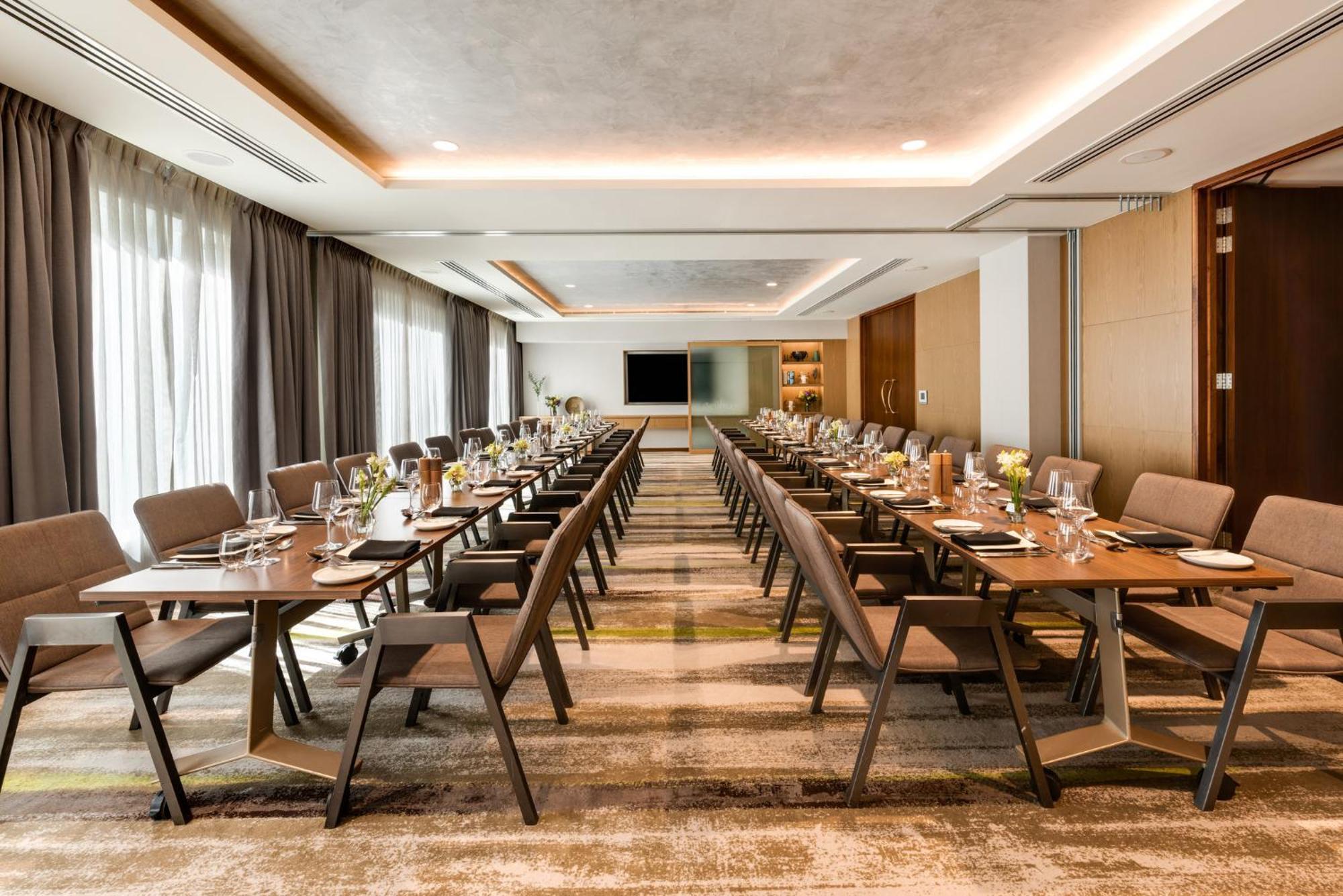 Intercontinental Centre By Ihg 5*