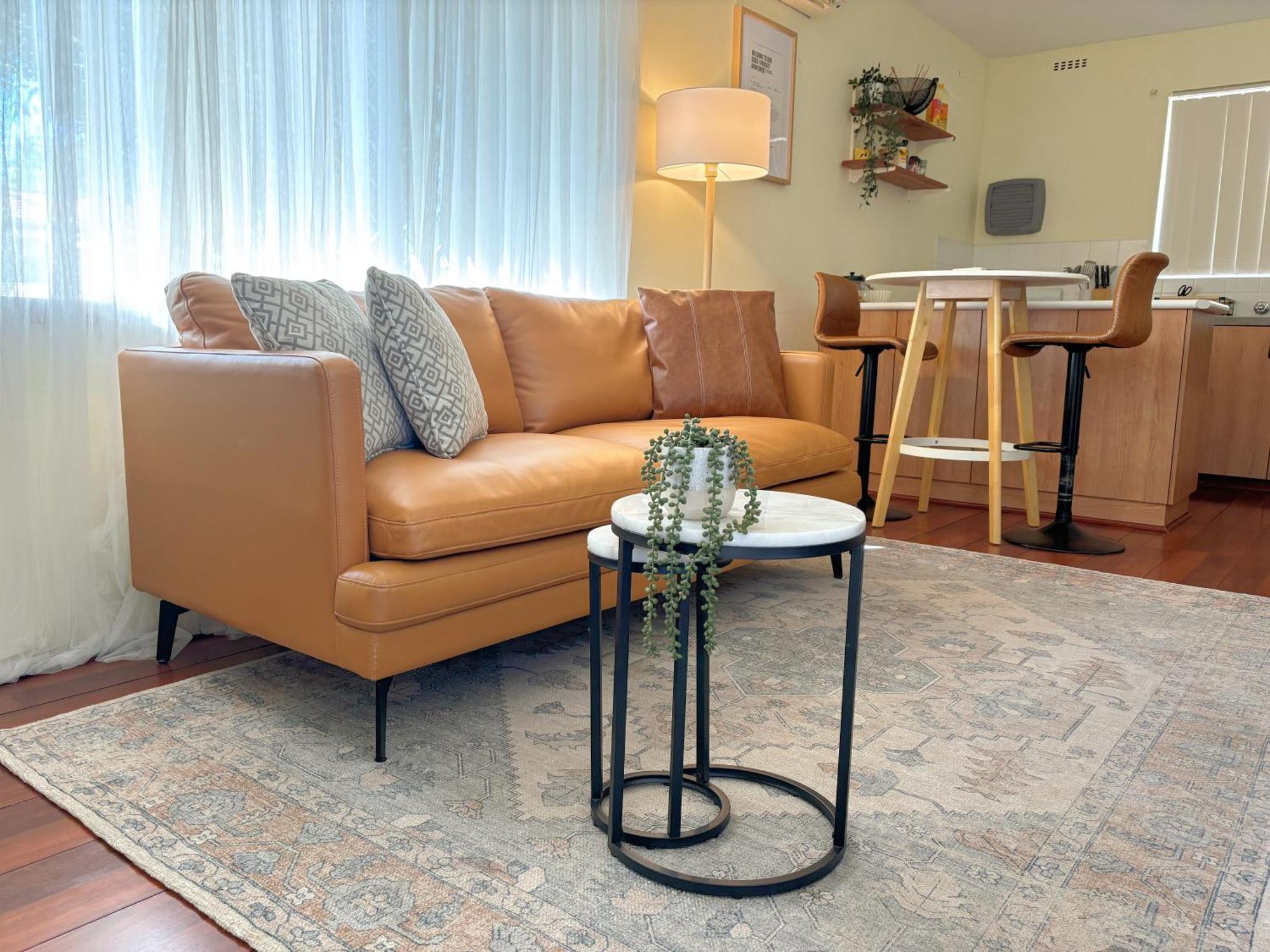 Apartment Cosy & Private, Walk To East Vic Park