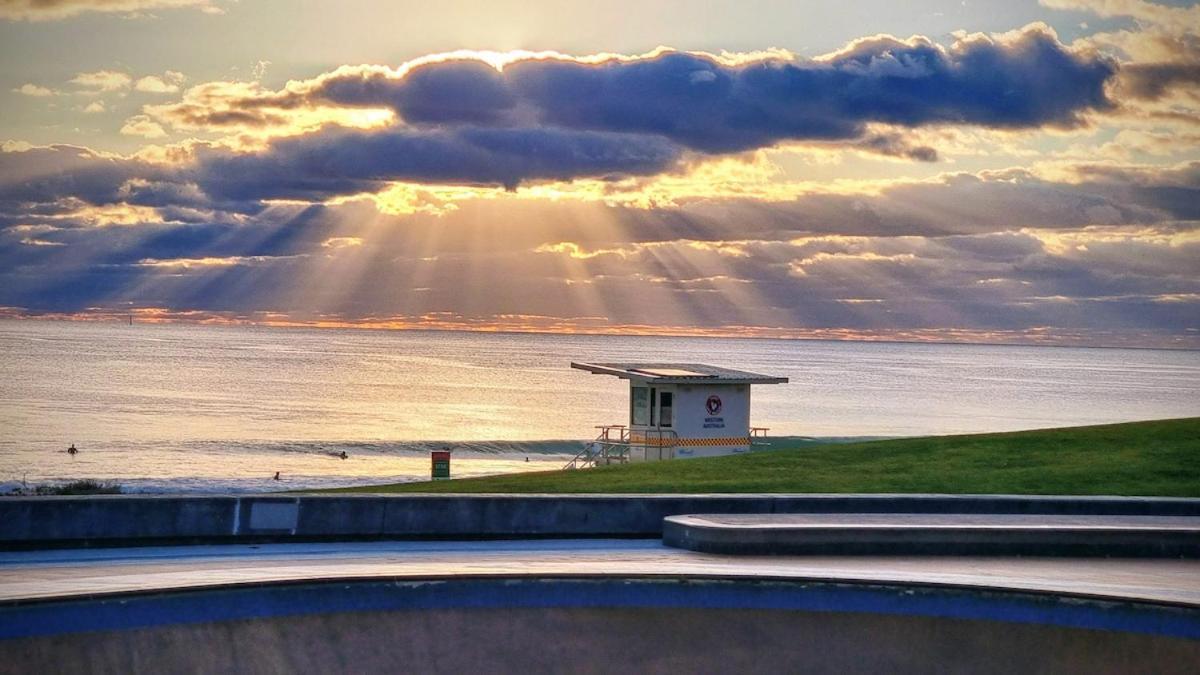 Scarborough Retreat, Private * Perth