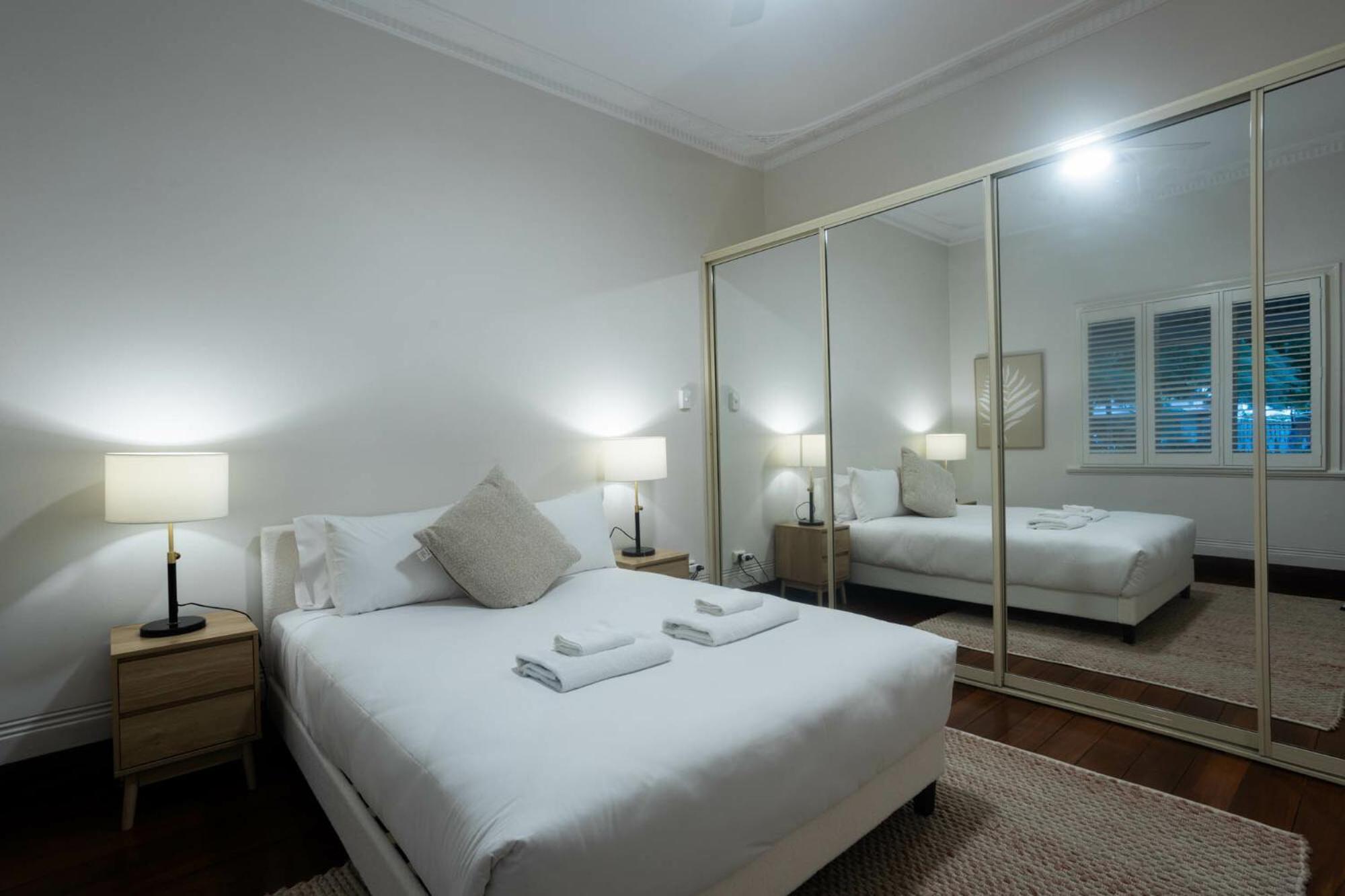 Bahay bakasyunan Pet Friendly 2br With Parking And Patio Perth