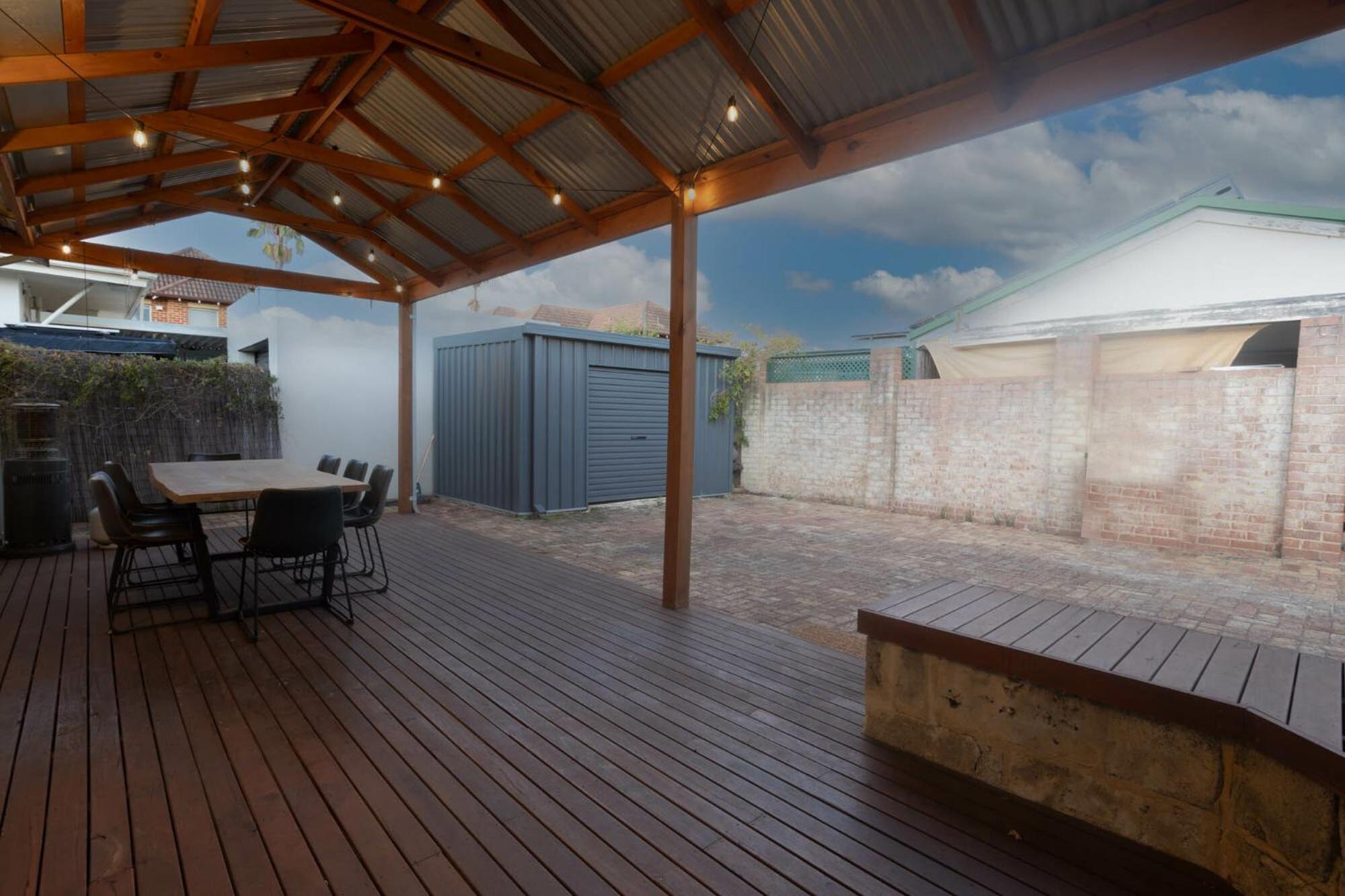 Bahay bakasyunan Pet Friendly 2br With Parking And Patio Perth