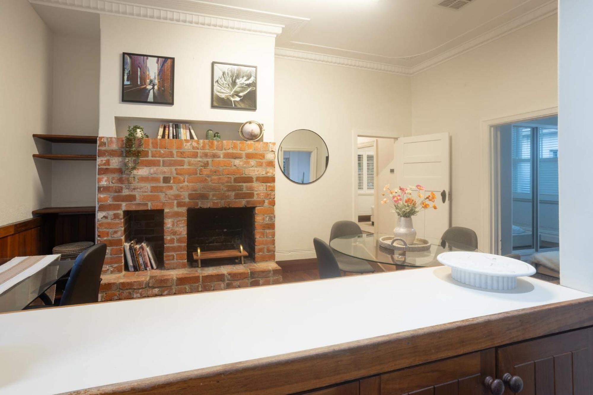 Pet Friendly 2br With Parking And Patio