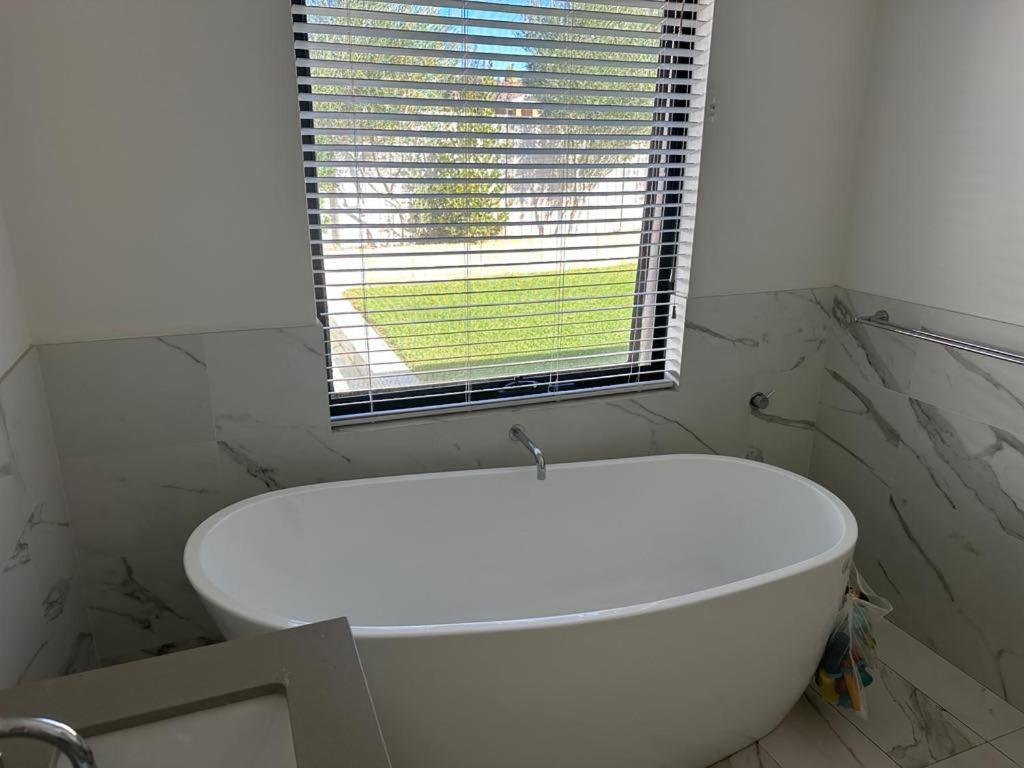 Holiday home Westerly House - A Luxe Mullaloo Retreat *