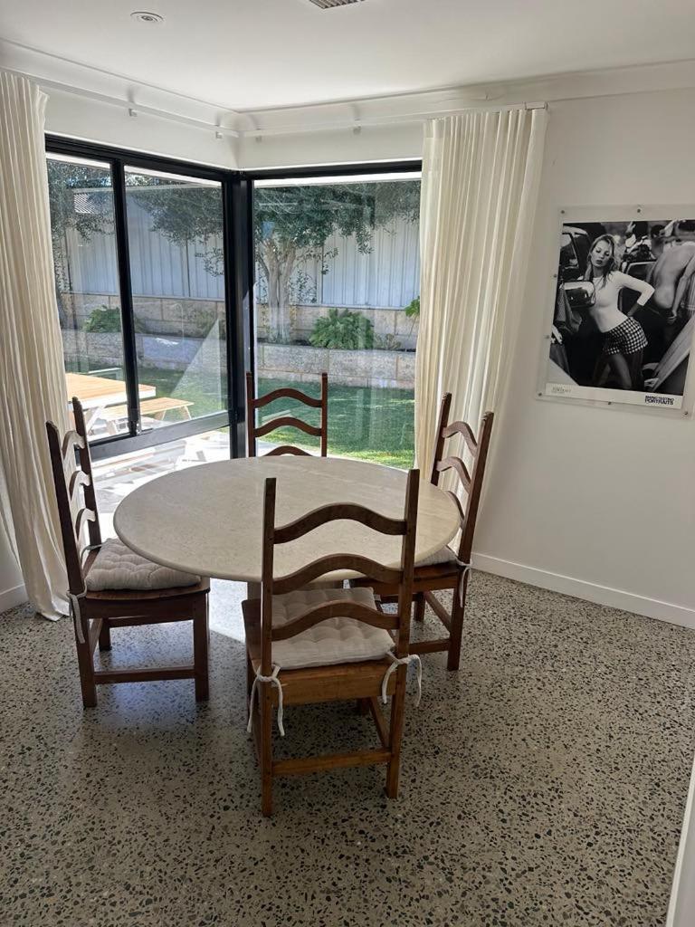 Westerly House - A Luxe Mullaloo Retreat Holiday home