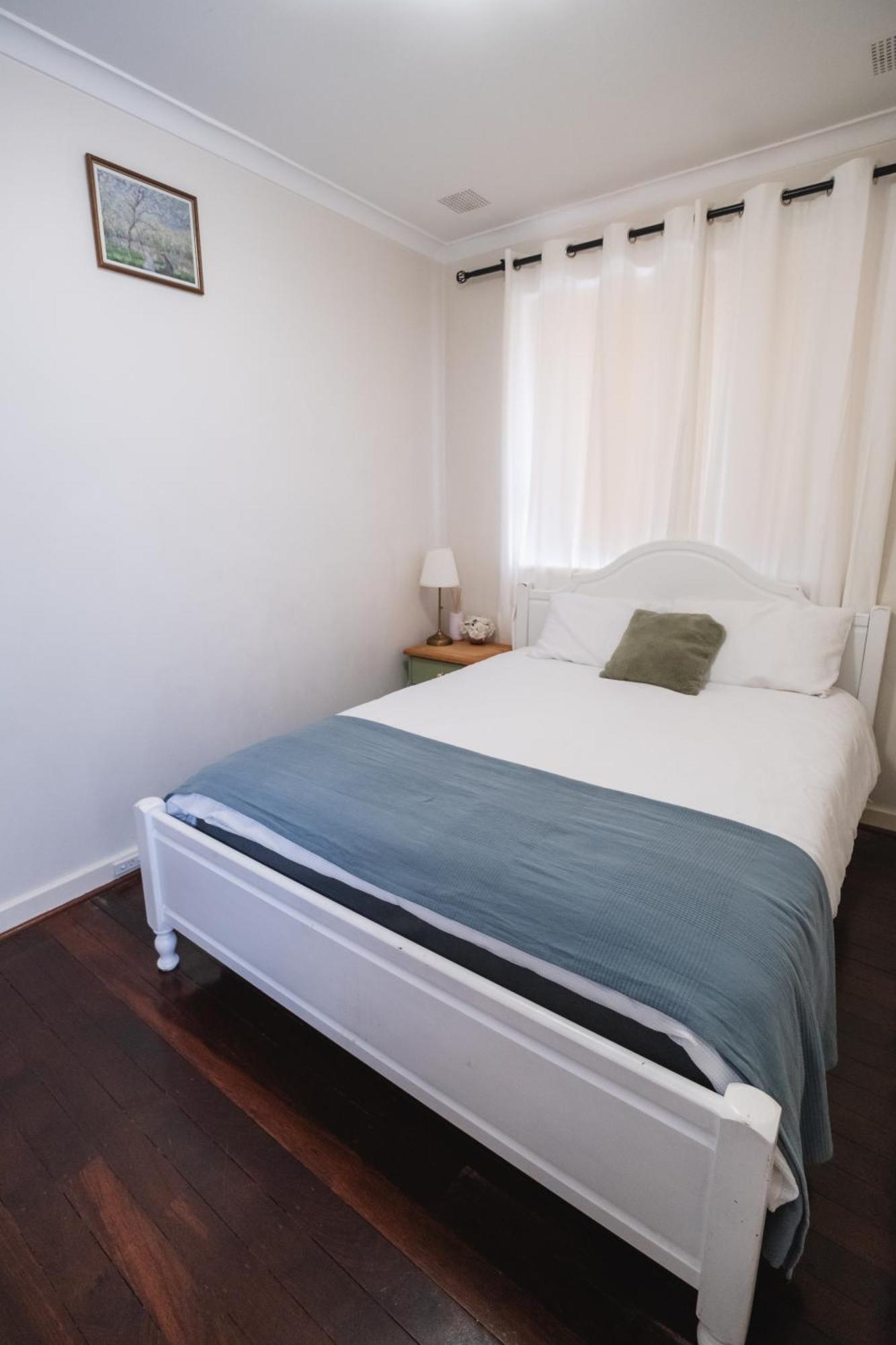 Relaxing Two-bedroom Retreat Near The Airport * Perth